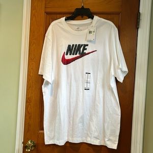 Nike Men’s T-shirt size xxl brand new with tags!